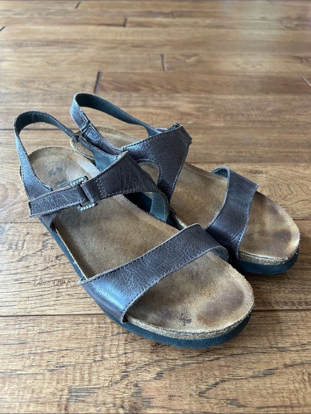 Naot Pamela Sandals Brown Leather Comfort Shoes Size 40 US Womens 9